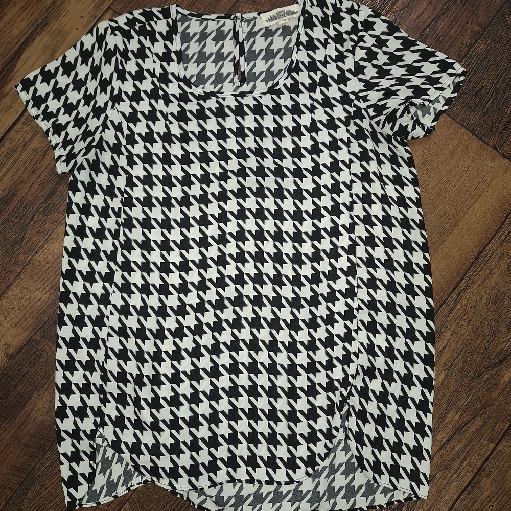 Black and White Houndstooth Women's Top - Picture 5 of 5